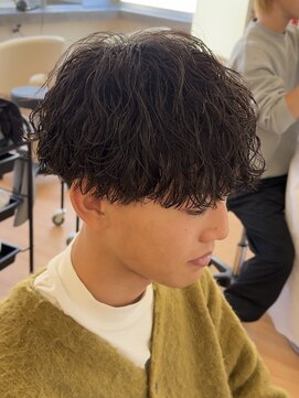 ビカム 名駅(become) 【緩め波巻きマッシュ】メンズシャドウパーマセンターパート