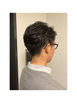 エルサフィロ キタハマ(el zafiro kitahama) 20×30×40代×メンズカット×刈り上げ×パーマスタイル