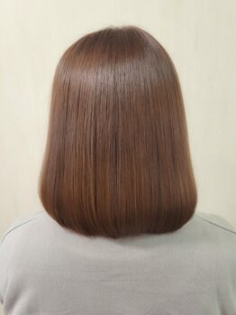 マンツーマン施術のプライベートサロンで、お客様一人ひとりに合わせた似合わせスタイルを叶えます＊