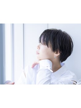 【小顔補正カット】が大人気！フォルム重視の巧みなカット技術で、360度どこから見ても美しいスタイルに♪