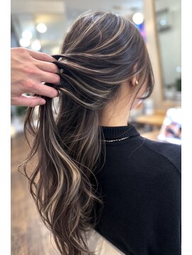 フルール(fleur) 大人可愛いハイライトロングポニー
