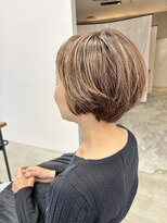 テラス トヨタ(Telasu Toyota)&nbsp;大人っぽい丸みのあるマッシュショートと白髪ぼかしカラー◎