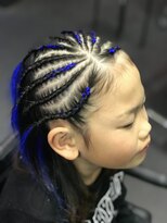 ゾーマ(ZOUMA)&nbsp;コーンロウ　青のエクステ混ぜ