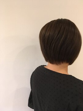 ビーブラッシュ(B.Brush) ショートボブスタイル