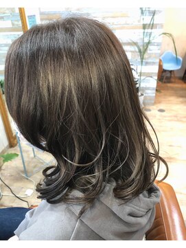 ハウオリ ヘアーワークス(Hauoli hair works) マグネットカラー×ダブルグレージュ