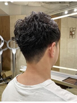 ヘアーサロン タカヒロ(Hair Salon TAKAHIRO) 刈り上げアップバングスタイル