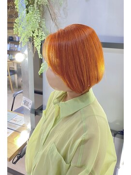 ザ ラボ アングゥ(The Labo ungu) オレンジカラー/切りっぱなしボブ/ハイトーン