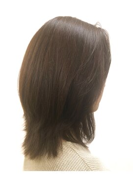 黄ぐまくん美容室 セミロングレイヤー