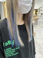 ケンジ 湘南台(KENJE)&nbsp;青のエクステでかっこいいメッシュ★ベースはミルクティー