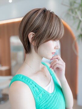 イオ 本厚木(io) 20代30代くびレイヤーイメチェンフルバング似合わせカット