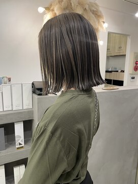 ラボリア(LABO li'a) 切りっぱなしボブ×グレージュカラー