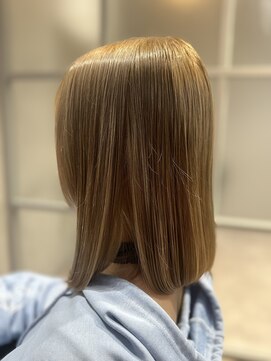 ネウィ 池袋(newi) ミルクティーベージュ