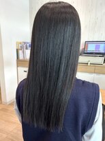 ラ レーヌ バイ ハセ(La reine by HASE)&nbsp;【イルミナカラー】透け感たっぷりアッシュカラー