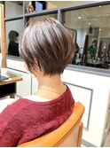 美シルエット　ショートボブスタイル　30代　40代　50代