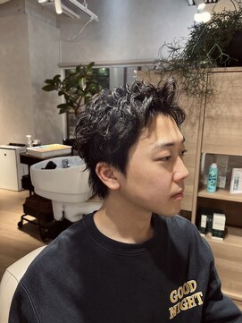 ウノプリールヴァモス(unopulir Vamos) 刈り上げ無しメンズショート短髪パーマ