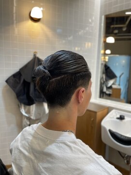 ゼロスバーバー(0's BARBER SHOP) マンバン×テーパーフェード◎個性的スキンフェード×パーマ