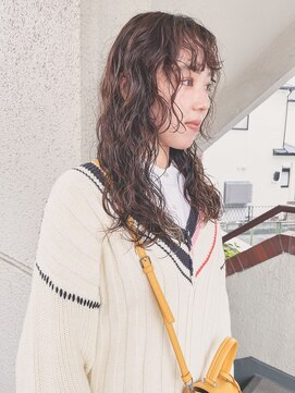 ニイ(nii.) ロングヘア・パーマスタイル