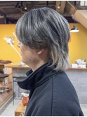コントラストが抜群！メンズのウルフ×ホワイトデザインカラー