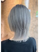 サイ(PSY)&nbsp;シルバーグレージュ/ウルフカット/ハイトーン