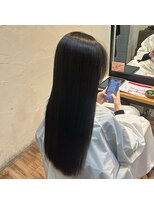 シキオリ(SHIKIORI)&nbsp;自然なツヤとまとまりが続く、髪質改善ストレートエステ