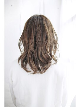 トランクイル サフリック(TRAN9UIL safric) 20代30代40代　綺麗を保てる大人カジュアル【烏丸】