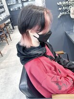 カンゴール サロン トウキョウ セントラル 原宿(KANGOL SALON TOKYO CENTRAL)&nbsp;センターパートウルフ インナーカラー 中性ウルフ