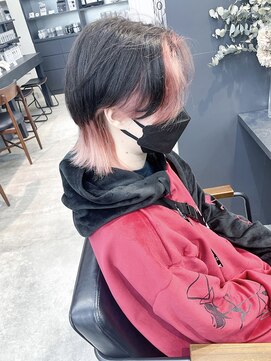 カンゴール サロン トウキョウ セントラル 原宿(KANGOL SALON TOKYO CENTRAL) センターパートウルフ インナーカラー 中性ウルフ