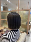 うるツヤ丸みボブウルフワンカール小顔補正立体カット