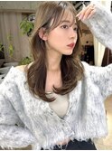 大人かわいいレイヤーロングニュアンスカラーくびれヘア薄め前髪