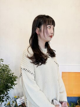 フィット ヒュー 千葉(fit hue) 黒髪/オリーブグレー/ココアベージュ/小顔/クラゲヘアー