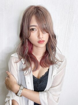 ハロー(...Hello) インナーカラー ピンクベージュ  レイヤーカット