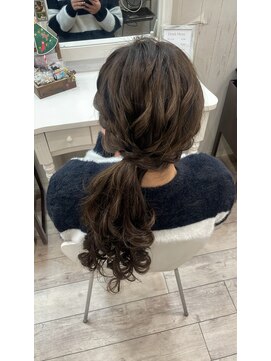 ルナクレセント (Luna crescent) サイドポニー