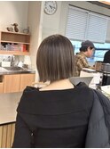 首筋が綺麗に見えるぱつんっとミニボブ