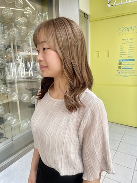 エイトヘアー(8 HAIR) ミルクティーラテ×ミディアム