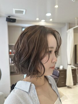 ビーラインブライトリー(Beeline★Brightly) 切りっぱなしボブ×グレージュハイライトカラー