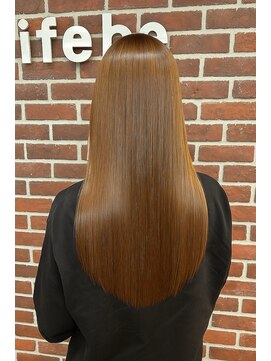 ライフビィ リフト(Lifebe Lift) 髪質改善トリートメントで触れたくなるツヤ髪に