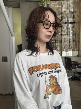 ニーム(nimes) yosuke ミディアムウルフくるくるカーリーパーマ