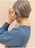 アクセサリーみたいにきらきら光るホワイトシルバー。