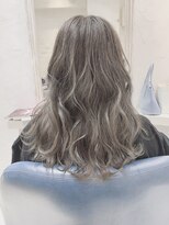 ウーロス(uros.)&nbsp;グレージュカラー