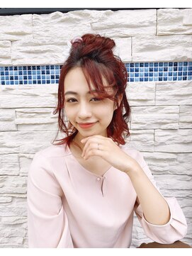 ライフトーキョー(Life tokyo) ラフなファッションにも合わせやすいお団子アレンジヘア