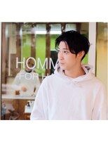 オム(HOMME) センター分け × パーマ