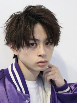 オーシャントーキョー(OCEAN TOKYO) 刈り上げツーブロックセンターパート