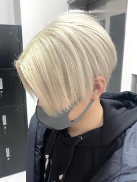ベレーザ 渋谷(BELEZA) 3069プラチナグレージュ金髪ボブボーイッシュ女子似合わせカット