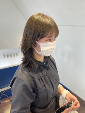 トレス(TRESS) 外ハネレイヤー　ボブレイヤー　オリーブベージュ