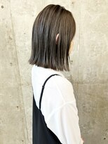 ノエ(noe) 切りっぱなしボブ×ハイライトグレージュ