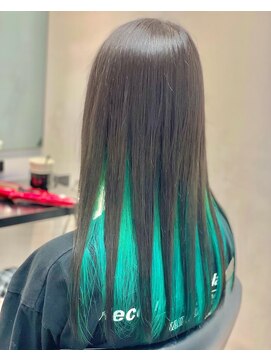 エイト 北千住店(EIGHT) ダークグレー×エメラルドグリーン