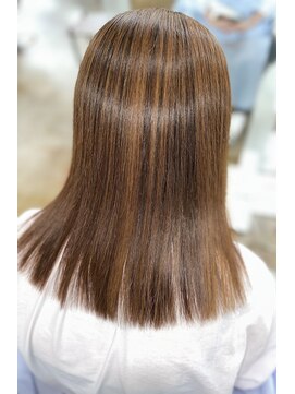 アヤ Aya やわらかいツヤ髪ストレートパーマ