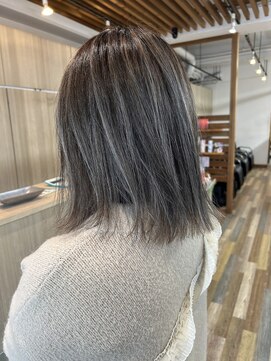 ラヴィエール(LAVIERE by R-EVOLUT) フルブリーチからハイライト　白髪ぼかし