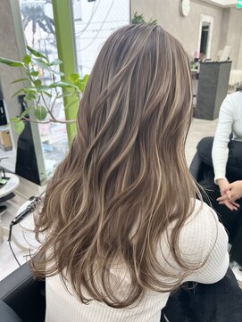 アルドーレフィエロ シンサイバシ(Ardore fiero shinsaibashi) コントラスト極ハイライト☆グレーベージュ