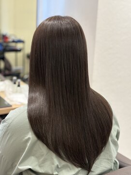 ウイ バイ ファースト 北四番丁店(u'i by first) つややかで美しいストレートヘア